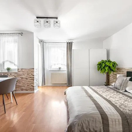 Apartament Diamond 35m2, 4 Osoby, Balkon, Free Parking Krasków