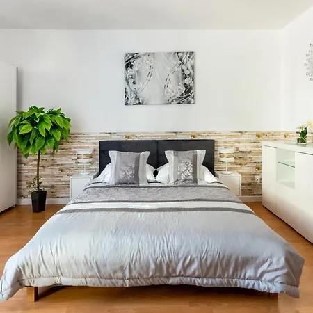 Apartament Diamond 35m2, 4 Osoby, Balkon, Free Parking Krasków
